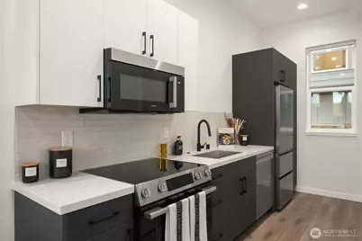 6716 Corson Avenue S #B, Seattle, WA 98108 - Photo 7