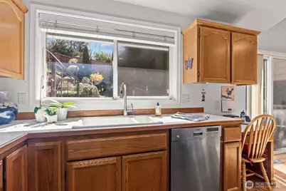 2414 Kennewick Place NE, Renton, WA 98056 - Photo 9