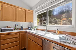 2414 Kennewick Pl NE, Renton, WA 98056 - Photo 9