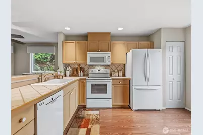 1600 121st Street SE #J104, Everett, WA 98208 - Photo 9