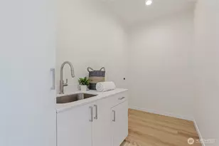 11231 Greenwood Ave N, Seattle, WA 98133 - Photo 27