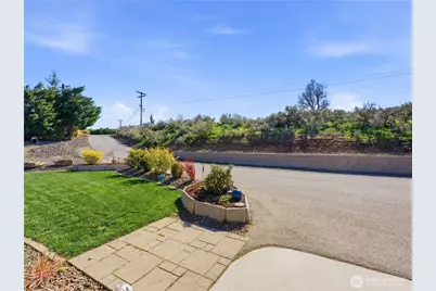 2128 McEldowney Road, Malaga, WA 98828 - Photo 5