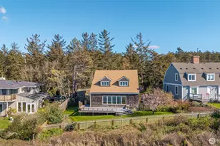 1369 Chatham Ln, Oak Harbor, WA 98277 - Photo 3