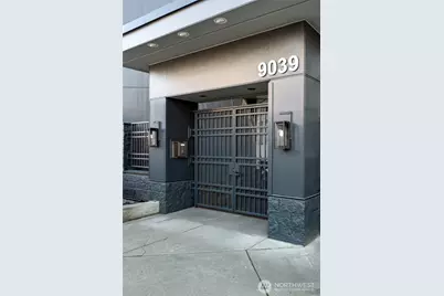 9039 NE Juanita Drive #306, Kirkland, WA 98034 - Photo 3