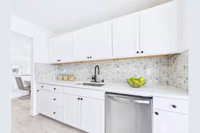 305 Meadow Avenue N, Renton, WA 98057 - Photo 11