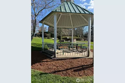 12502 SE 73rd Place, Newcastle, WA 98056 - Photo 35