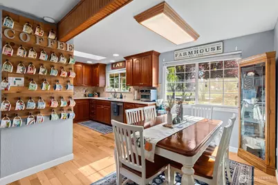 2105 W Stewart, Puyallup, WA 98371 - Photo 9