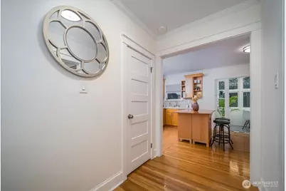 1310 Queen Anne Avenue N #15, Seattle, WA 98109 - Photo 9