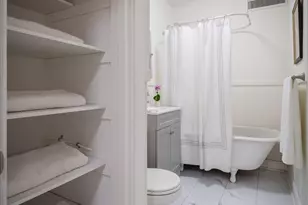 1310 Queen Anne Ave N, Seattle, WA 98109 - Photo 19