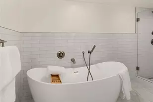 8041 12th Ave NE, Seattle, WA 98115 - Photo 23