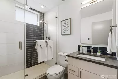 2001 13th Avenue W, Seattle, WA 98119 - Photo 11