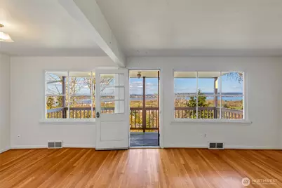 7508 56th Avenue NE, Seattle, WA 98115 - Photo 3