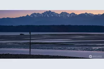 8208 Sandy Hook Drive, Clinton, WA 98236 - Photo 17