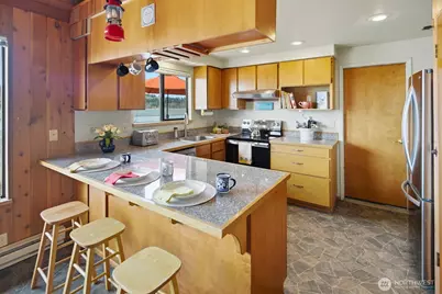 8208 Sandy Hook Drive, Clinton, WA 98236 - Photo 9