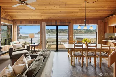 8208 Sandy Hook Drive, Clinton, WA 98236 - Photo 5