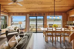 8208 Sandy Hook Dr, Clinton, WA 98236 - Photo 5