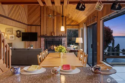 8208 Sandy Hook Drive, Clinton, WA 98236 - Photo 15