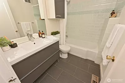 2849 36th Avenue W, Seattle, WA 98199 - Photo 23