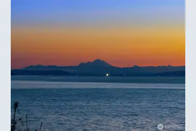 11676 Sunrise Drive, Bainbridge Island, WA 98110 - Photo 3