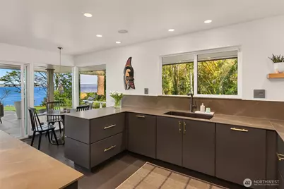 11676 Sunrise Drive, Bainbridge Island, WA 98110 - Photo 23