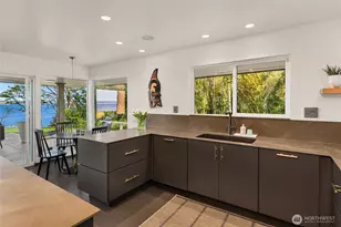 11676 Sunrise Dr, Bainbridge Island, WA 98110 - Photo 23