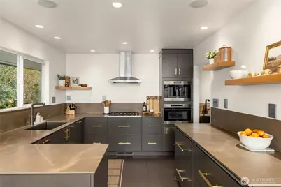 11676 Sunrise Drive, Bainbridge Island, WA 98110 - Photo 25