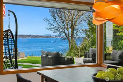 11676 Sunrise Drive, Bainbridge Island, WA 98110 - Photo 19