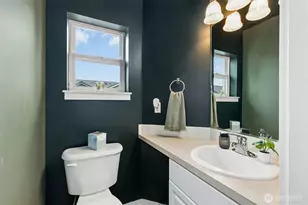 11560 Stone Ave N, Seattle, WA 98133 - Photo 9