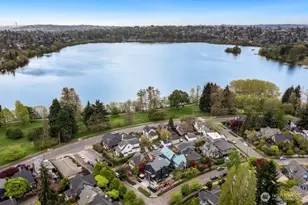 7421 Bagley Ave N, Seattle, WA 98103 - Photo 3