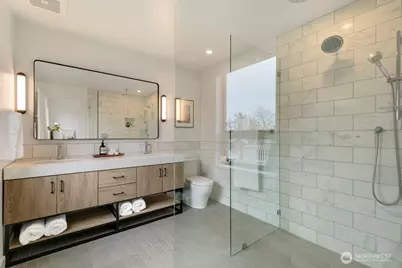 7421 Bagley Avenue N, Seattle, WA 98103 - Photo 19