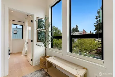 7421 Bagley Avenue N, Seattle, WA 98103 - Photo 15