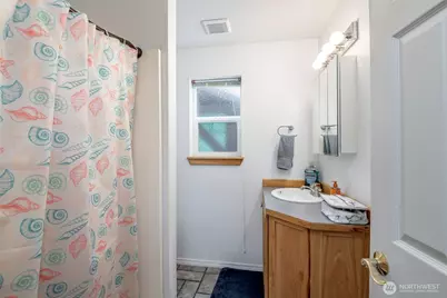 9203 Kootenai Drive, Anderson Island, WA 98303 - Photo 29