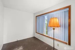 728 Dakota St, Raymond, WA 98577 - Photo 9