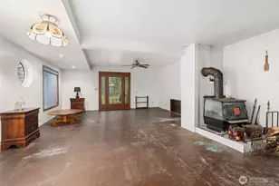 728 Dakota St, Raymond, WA 98577 - Photo 7