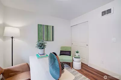 11058 NE 33rd Place #D6, Bellevue, WA 98004 - Photo 17