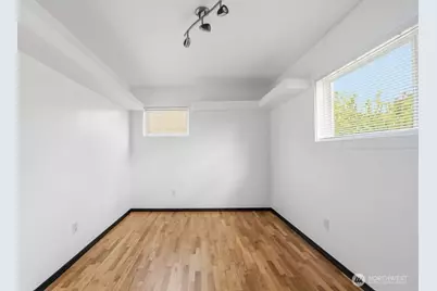 720 9th Street SW, Puyallup, WA 98371 - Photo 11