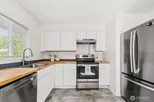 720 9th St SW, Puyallup, WA 98371 - Photo 9