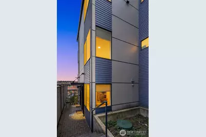 1122 5th Avenue N, Seattle, WA 98109 - Photo 35
