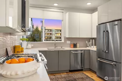 1122 5th Avenue N, Seattle, WA 98109 - Photo 25