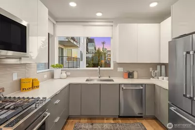 1122 5th Avenue N, Seattle, WA 98109 - Photo 23