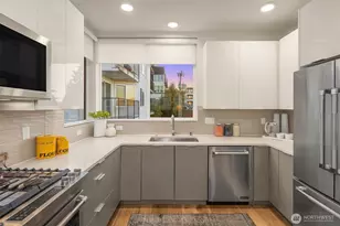 1122 5th Ave N, Seattle, WA 98109 - Photo 23