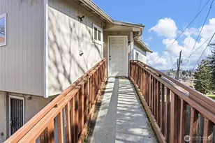 913 24th Ave E, Seattle, WA 98112 - Photo 3