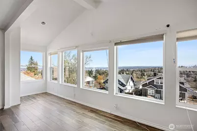 913 24th Avenue E, Seattle, WA 98112 - Photo 9