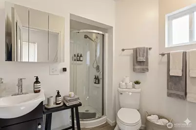 913 24th Avenue E, Seattle, WA 98112 - Photo 11