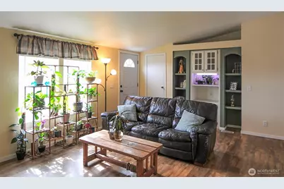 1698 Sunset Drive, Wenatchee, WA 98801 - Photo 3