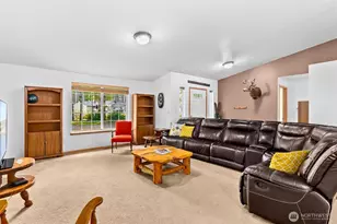 70 E Capital Peak Dr, Shelton, WA 98584 - Photo 5