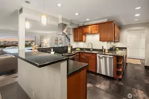 2565 Dexter Ave N, Seattle, WA 98109 - Photo 15