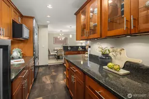 2565 Dexter Ave N, Seattle, WA 98109 - Photo 21