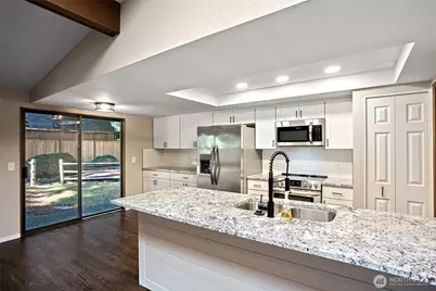 22201 NE 2nd Street, Sammamish, WA 98074 - Photo 13