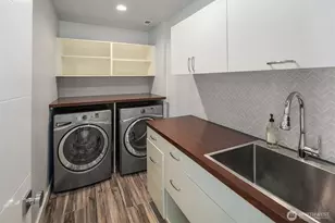 3828 W Lake Sammamish Pkwy SE, Bellevue, WA 98008 - Photo 25